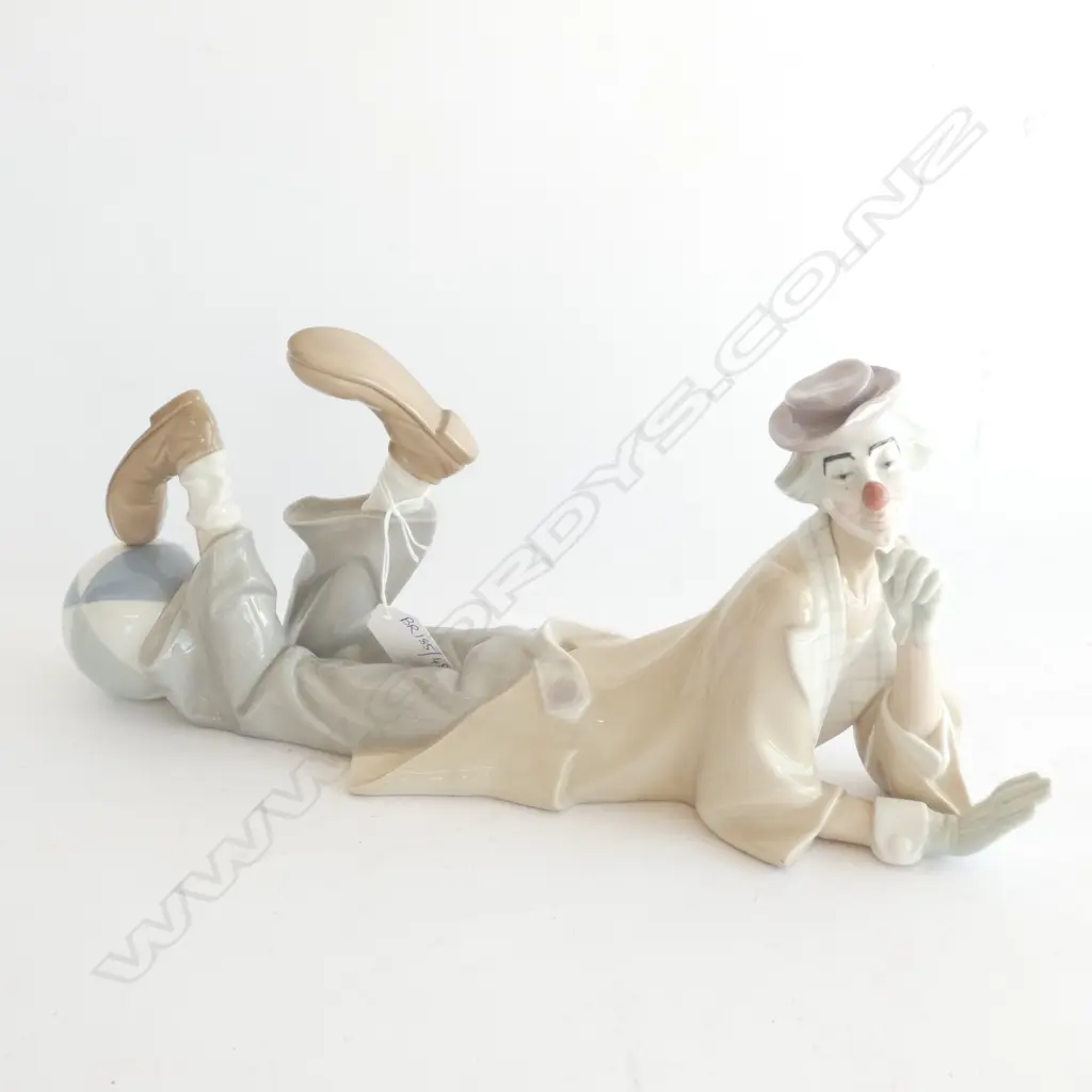 LLADRO RECLINING CLOWN #4618 L.370mm Image 1++
