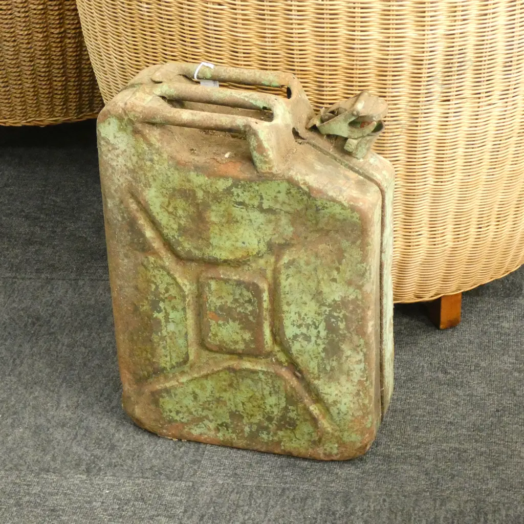 VINTAGE PETROL CAN H.470mm Image 1++