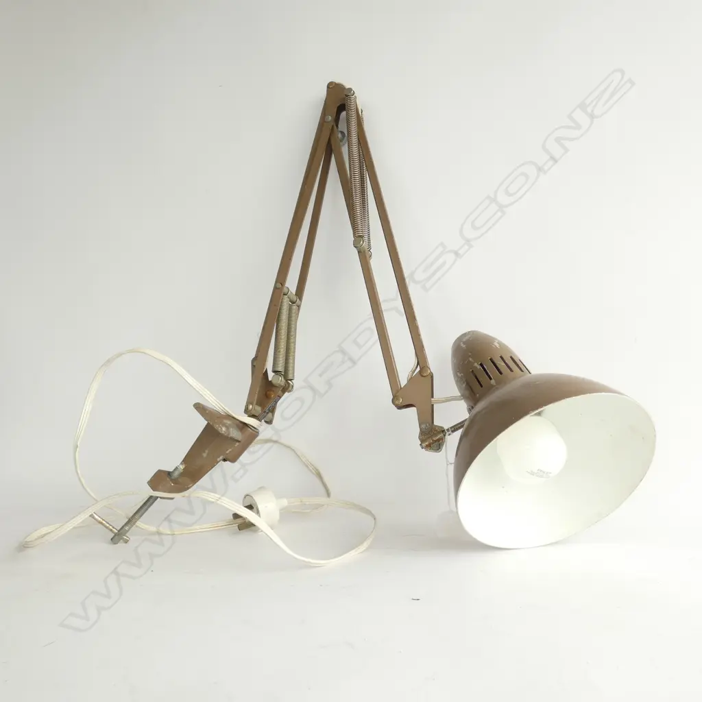 NZ ANGLEPOISE LAMP WITH BENCH CLAMP Image 1++