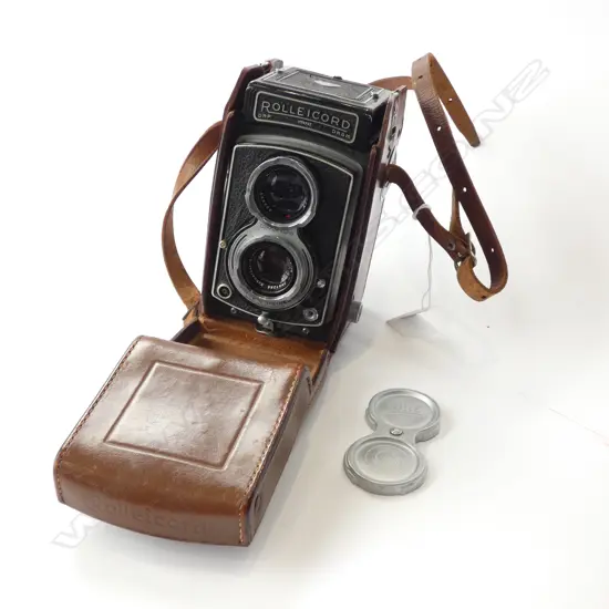 C.1952 ROLLEICORD III TLR CAMERA + LEATHER CASE & DUAL LENS CAP