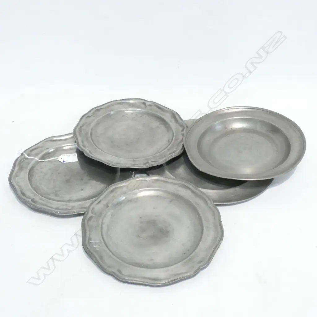 FIVE OLD EUROPEAN PEWTER PLATES LARGEST 260mm Image 1++