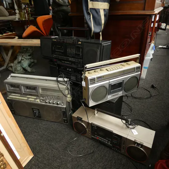 6 BOOMBOX STEREOS WORKING...