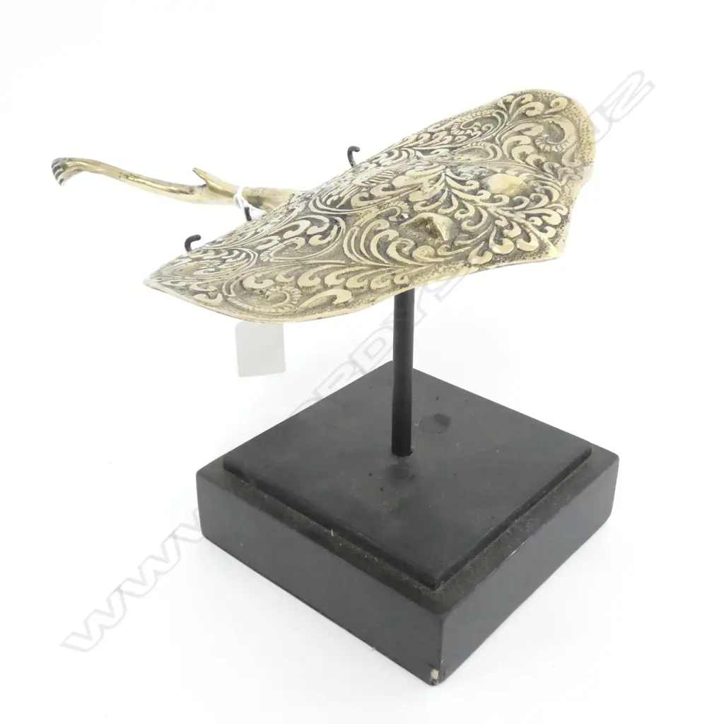 POLISHED BRONZE STING RAY ON STAND L.310mm Image 1++