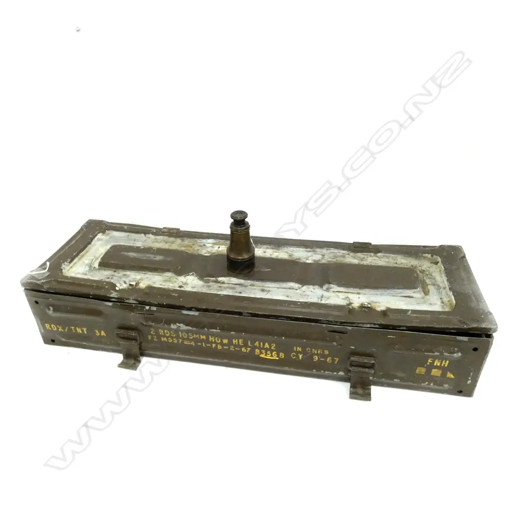LARGE METAL SHELL CARRYING CASE & FIELD MONOCULARS (AF)  (W.W.) Image 1++