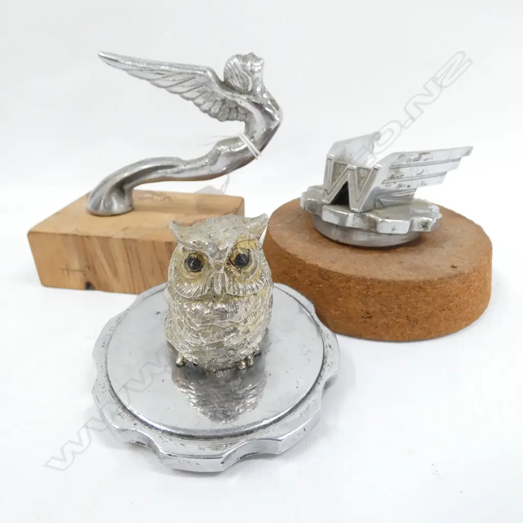 3 VINTAGE AUTOMOBILE MASCOTS METAL Image 1++