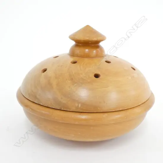 RIMU LIDDED POT POURRI D 150 MM