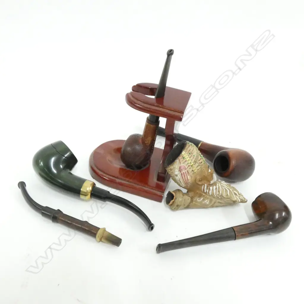 PIPE STAND WITH 5 ASST PIPES Image 1++