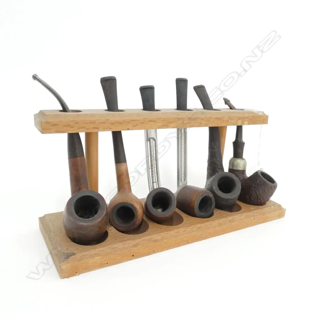 PIPE STAND WITH 6 ASST PIPES Image 1++