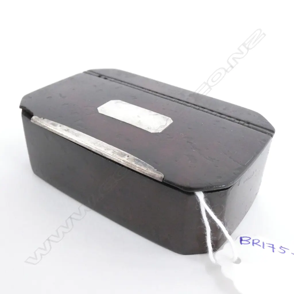 GEORGIAN? LEATHER AND SILVER MOUNTED SNUFF BOX WITH MAUCHLINE HINGE  Image 1++