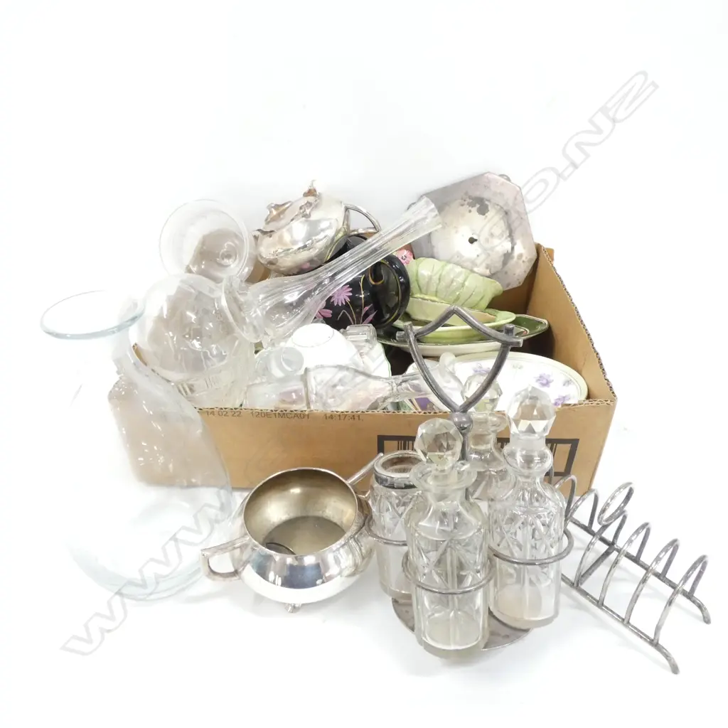 BOX LOT ASST. CHINA & GLASS Image 1++