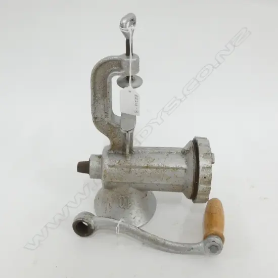 OLD MINCER (W.W.)