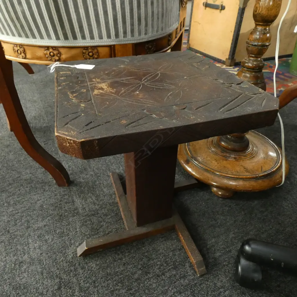 SMALL CARVED KAURI TABLE H.355mm Image 1++