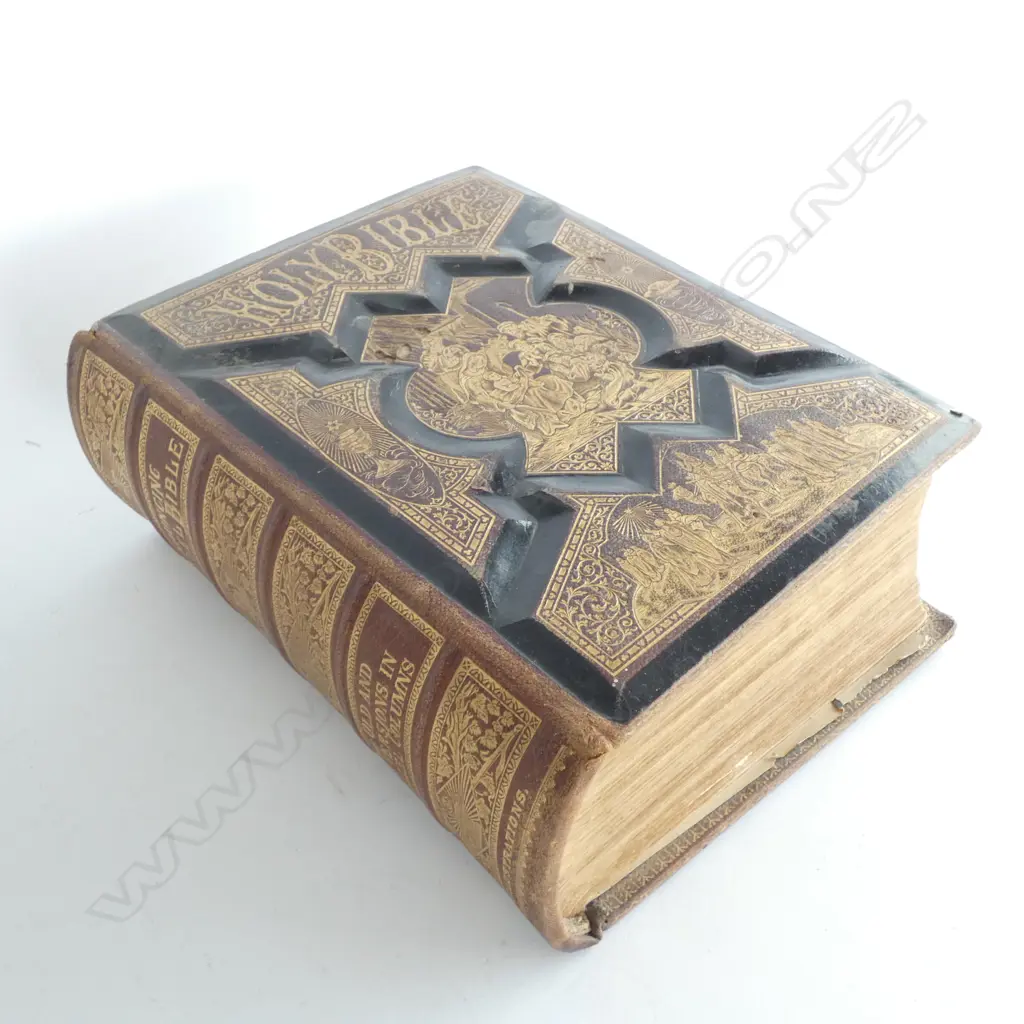 ANTIQUE BIBLE Image 1++