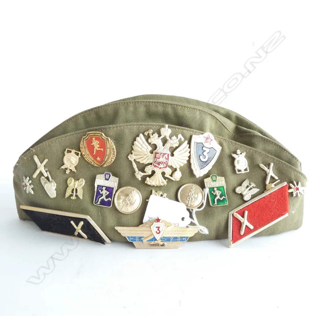 RUSSIAN CAP WITH BADGES L. 280mm. Image 1++
