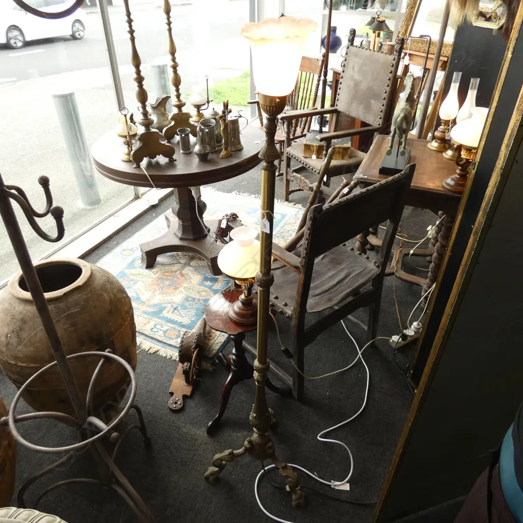 BRASS FLOOR LAMP WORKING Image 1++