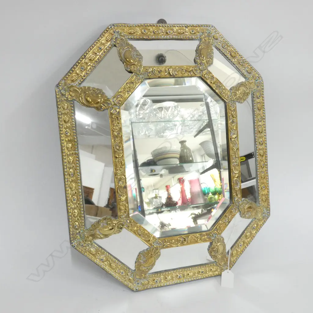 BRASS CUSHION MIRROR Image 1++