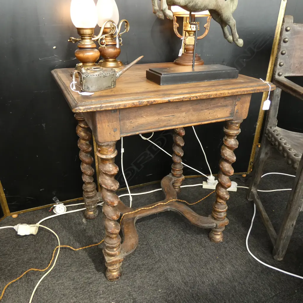 BARLEY TWIST TABLE... Image 1++