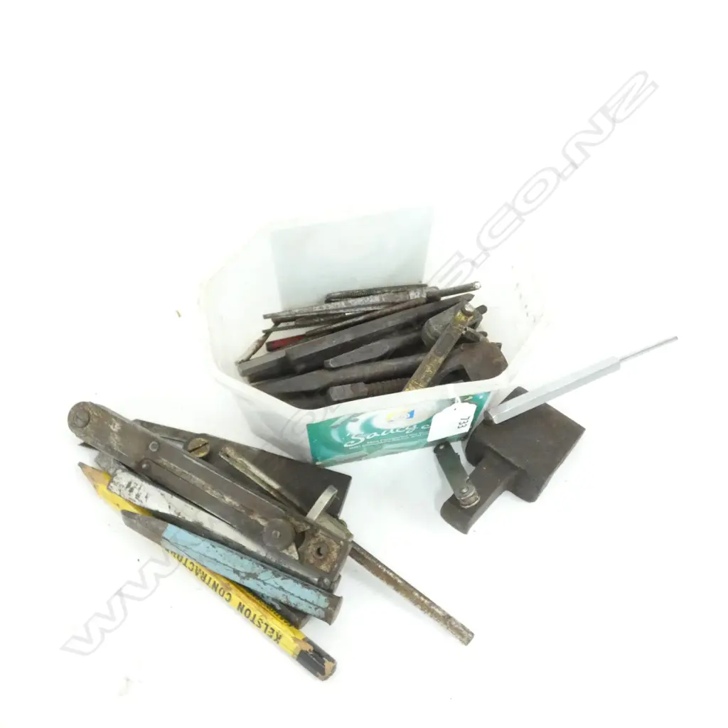 BOX ASSORTED PUNCHES ETC Image 1++