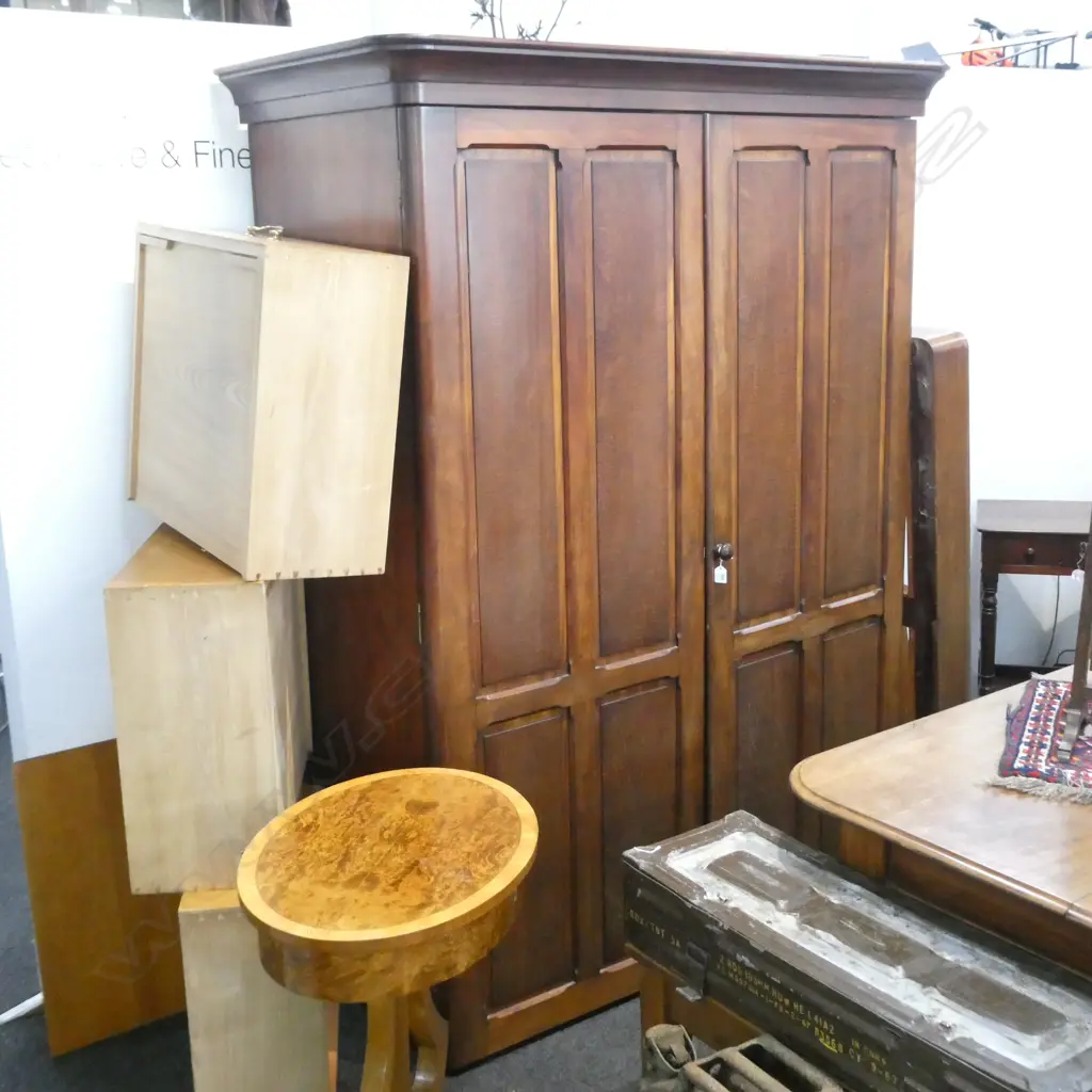 VICTORIAN WARDROBE... Image 1++