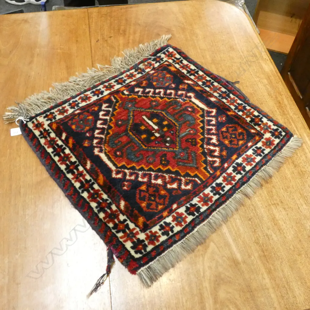 HAND KNOTTED ALL WOOL MAT 570x520mm Image 1++