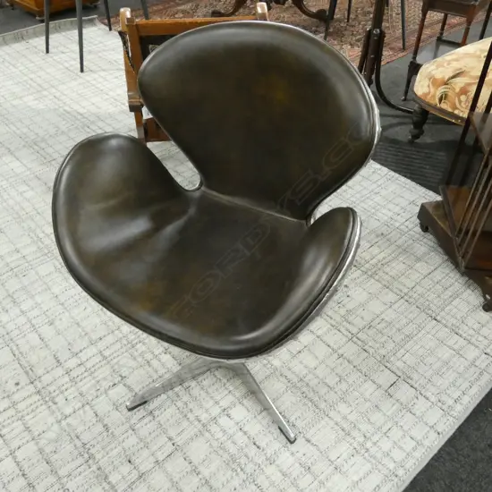 AVIATOR STYLE MODERN CHAIR 