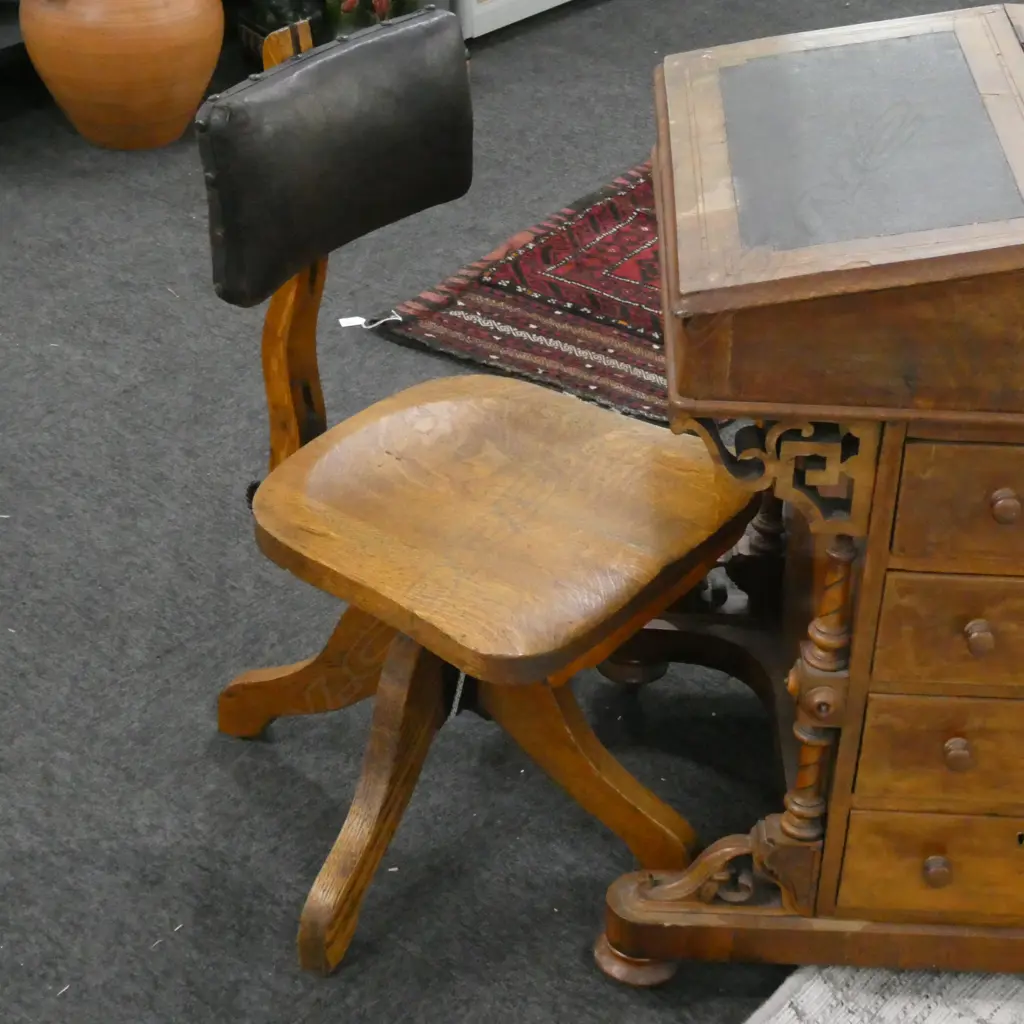 VINTAGE INDUSTRIAL-STYLE OAK OFFICE CHAIR Image 1++