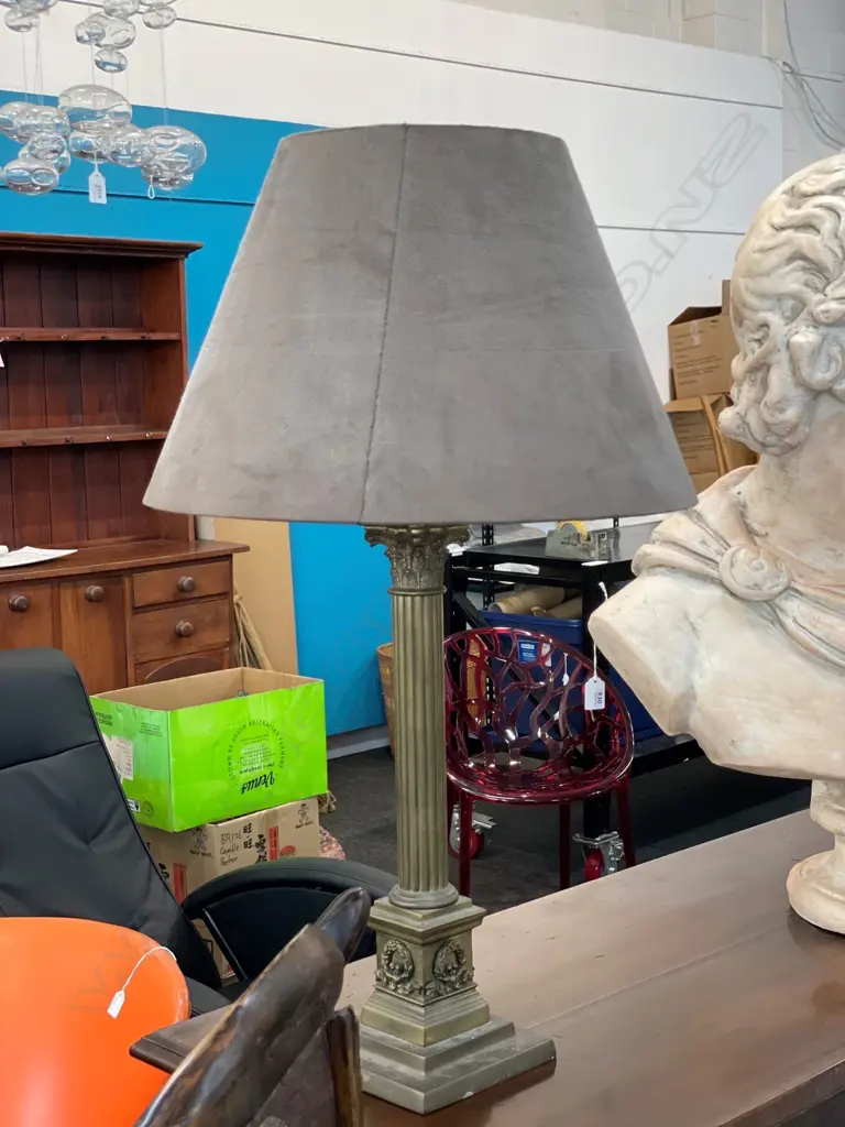 PR ANTIQUE STYLE ENGLISH PEDESTAL BRASS LAMP  Image 1++
