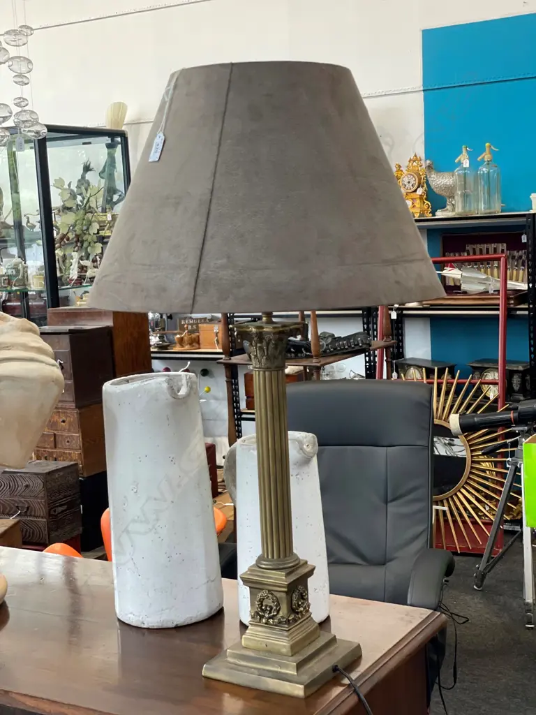 PR ANTIQUE STYLE ENGLISH PEDESTAL BRASS LAMP  Image 1++