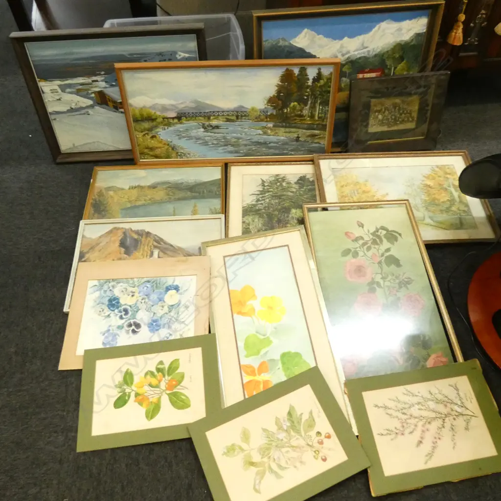 BOX LOT ASST. ARTWORKS  Image 1++