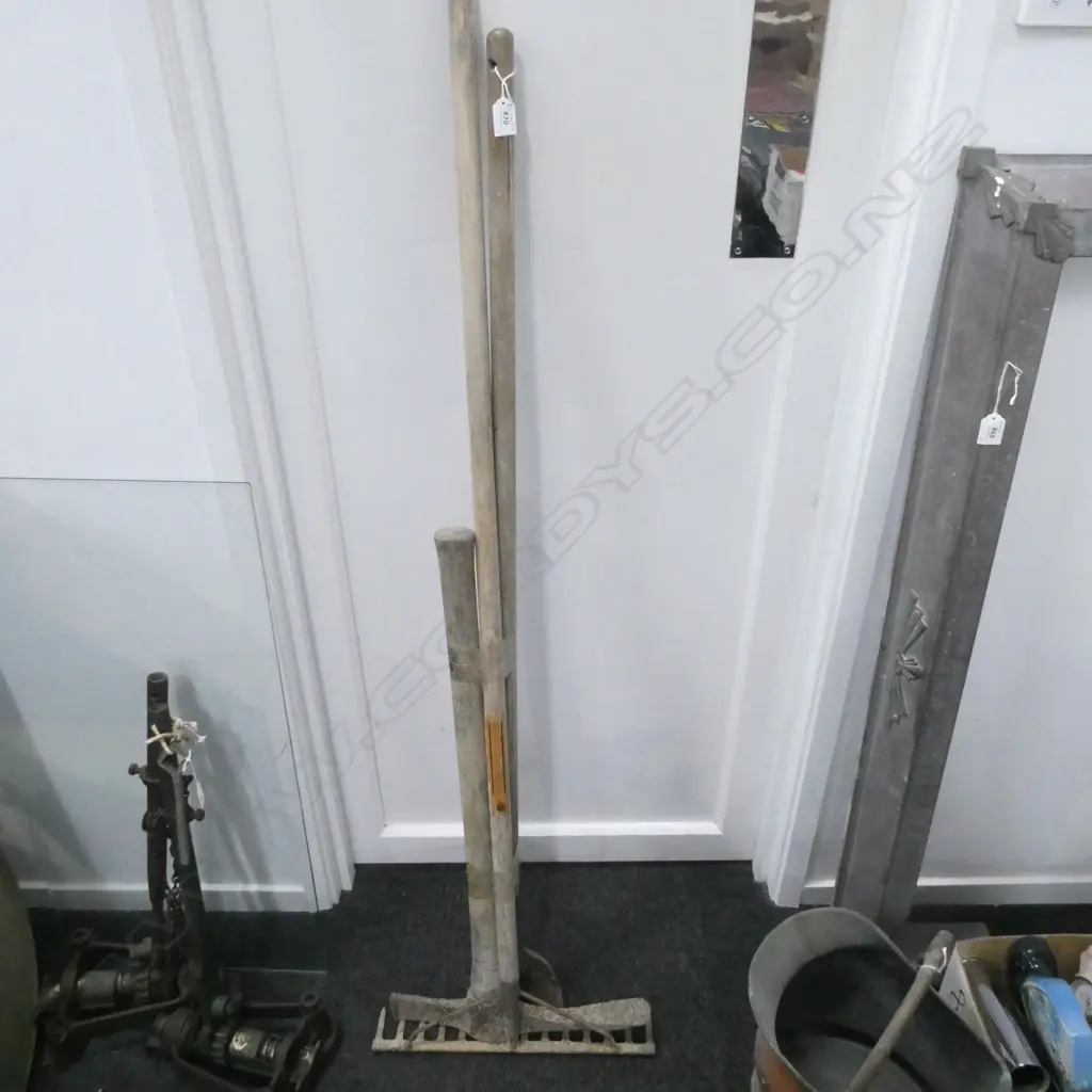 3 VINTAGE GARDEN TOOLS; PICK, RAKE, HOE L.1240mm Image 1++