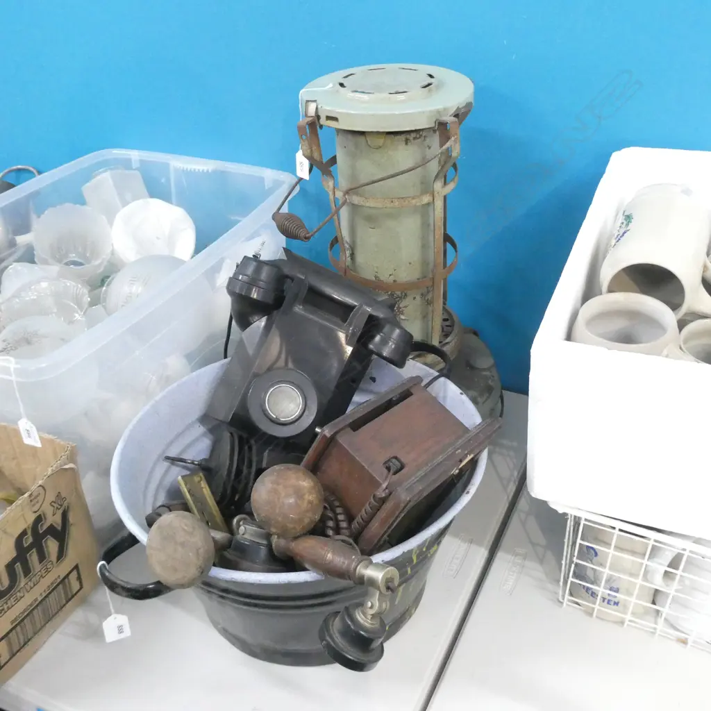 LOT ENAMEL BIN /PHONES/HEATER ETC Image 1++