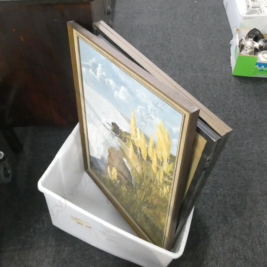 BOX LOT ASST. ARTWORKS Image 1++
