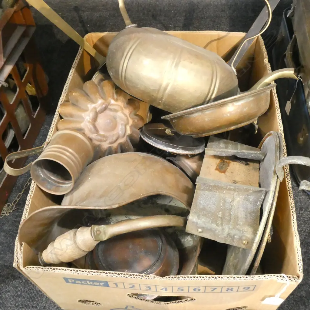 LOT ASST COPPER AND BRASS WARE Image 1++