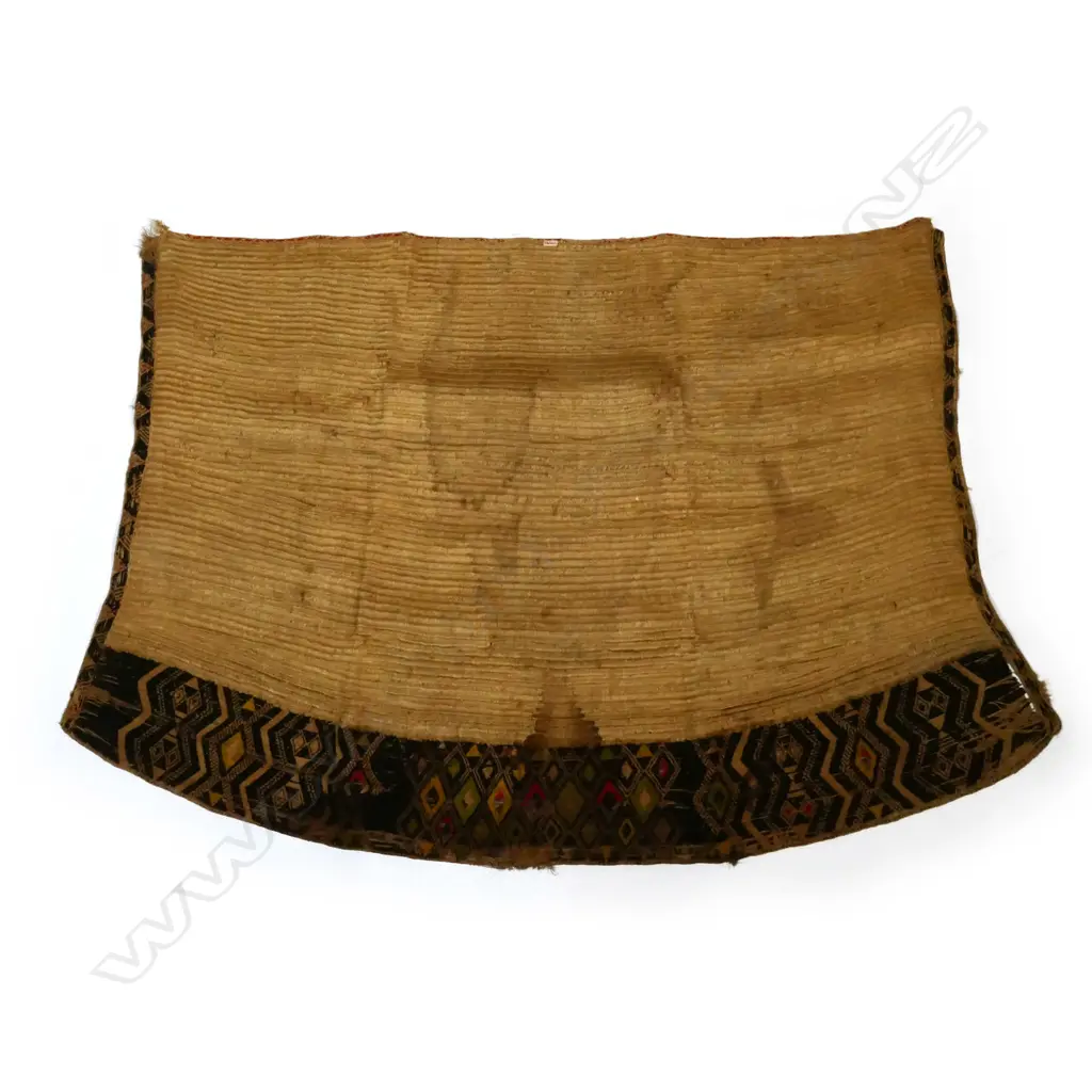 A rare Māori kaitaka cloak with tāniko borders Image 1++