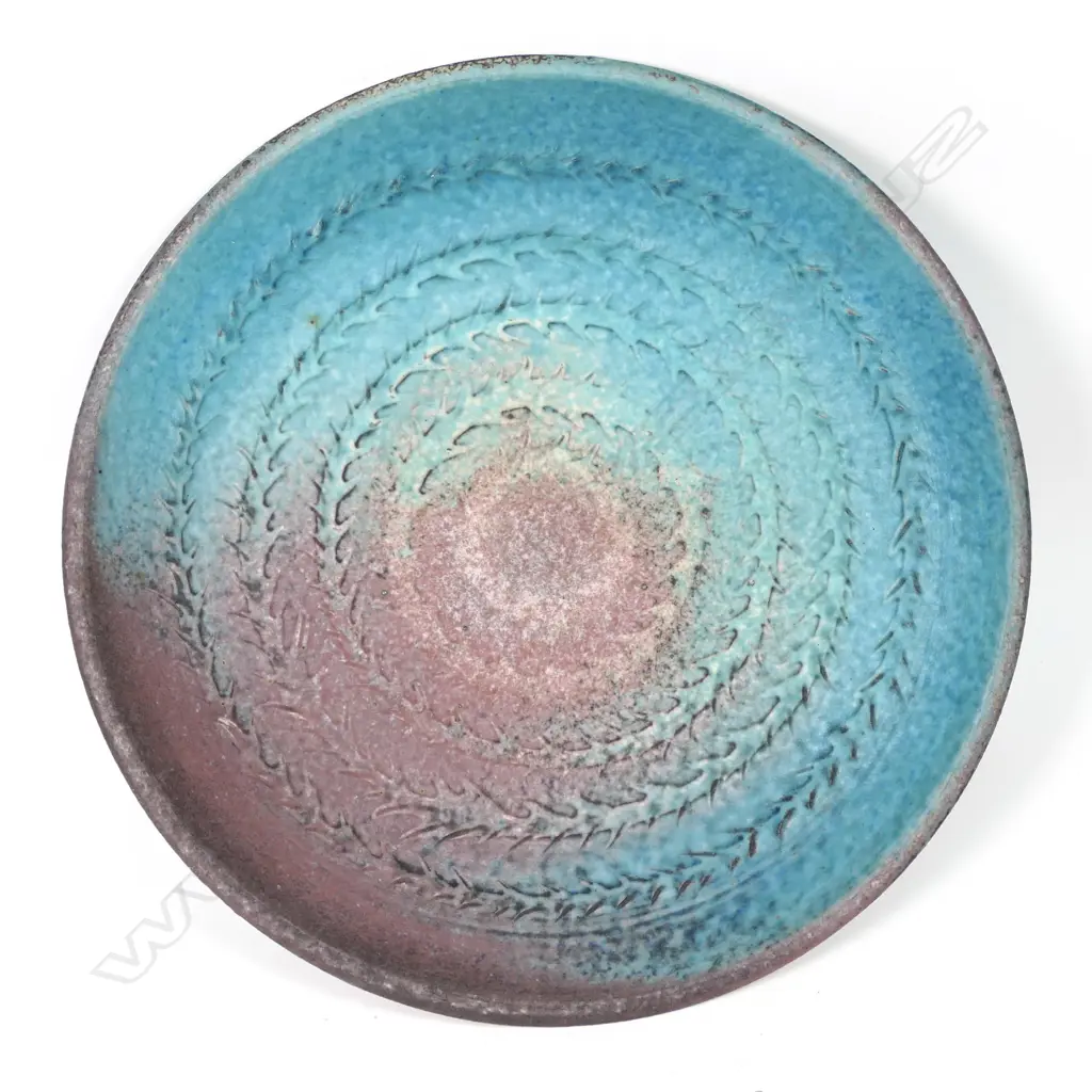 Graeme Storm stoneware dish Image 1++