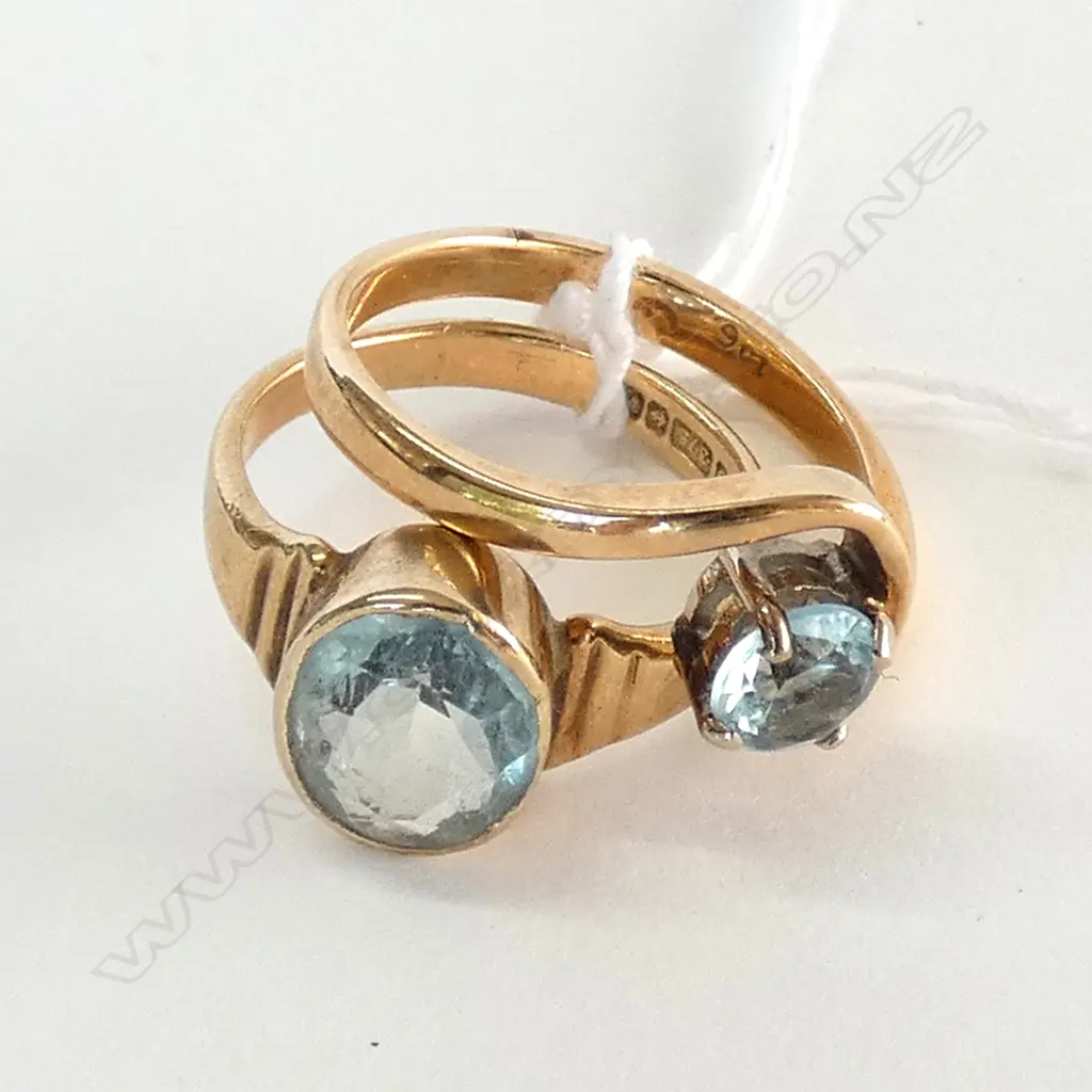 2 x 9ct GOLD AQUAMARINE ? RINGS TOTAL 5.5gm Image 1++