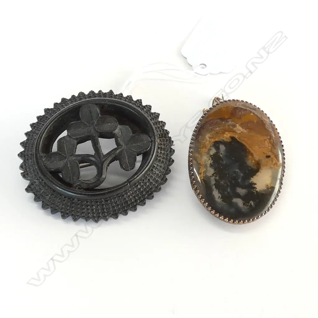 9ct GOLD FRAMED MOSS AGATE BROOCH + BOG OAK CARVED BROOCH  Image 1++