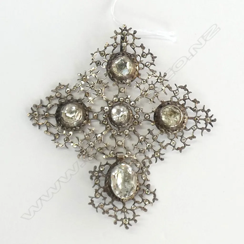 GEORGIAN SILVER AND PASTE CRUCIFORM PENDANT Image 1++