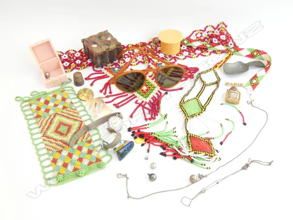 LOT VINTAGE SUN GLASSES/BEADED ITEMS/BOX/THIMBLE ETC Image 1++