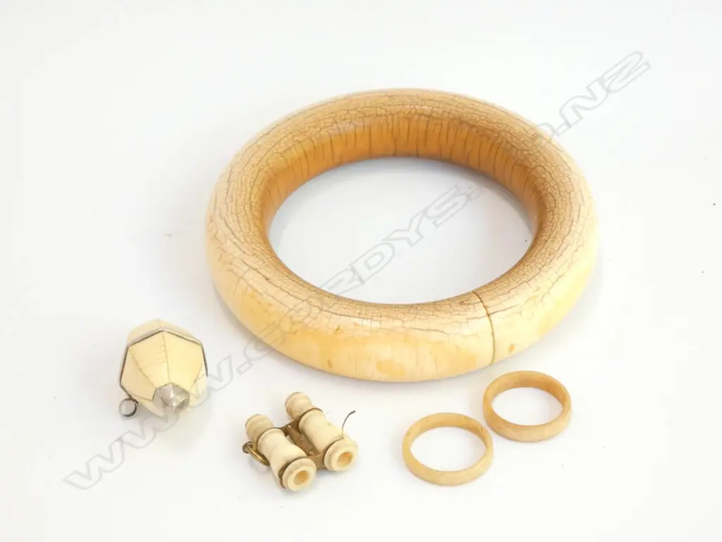 LARGE IVORY BANGLE /RINGS/STANHOPE ETC Image 1++