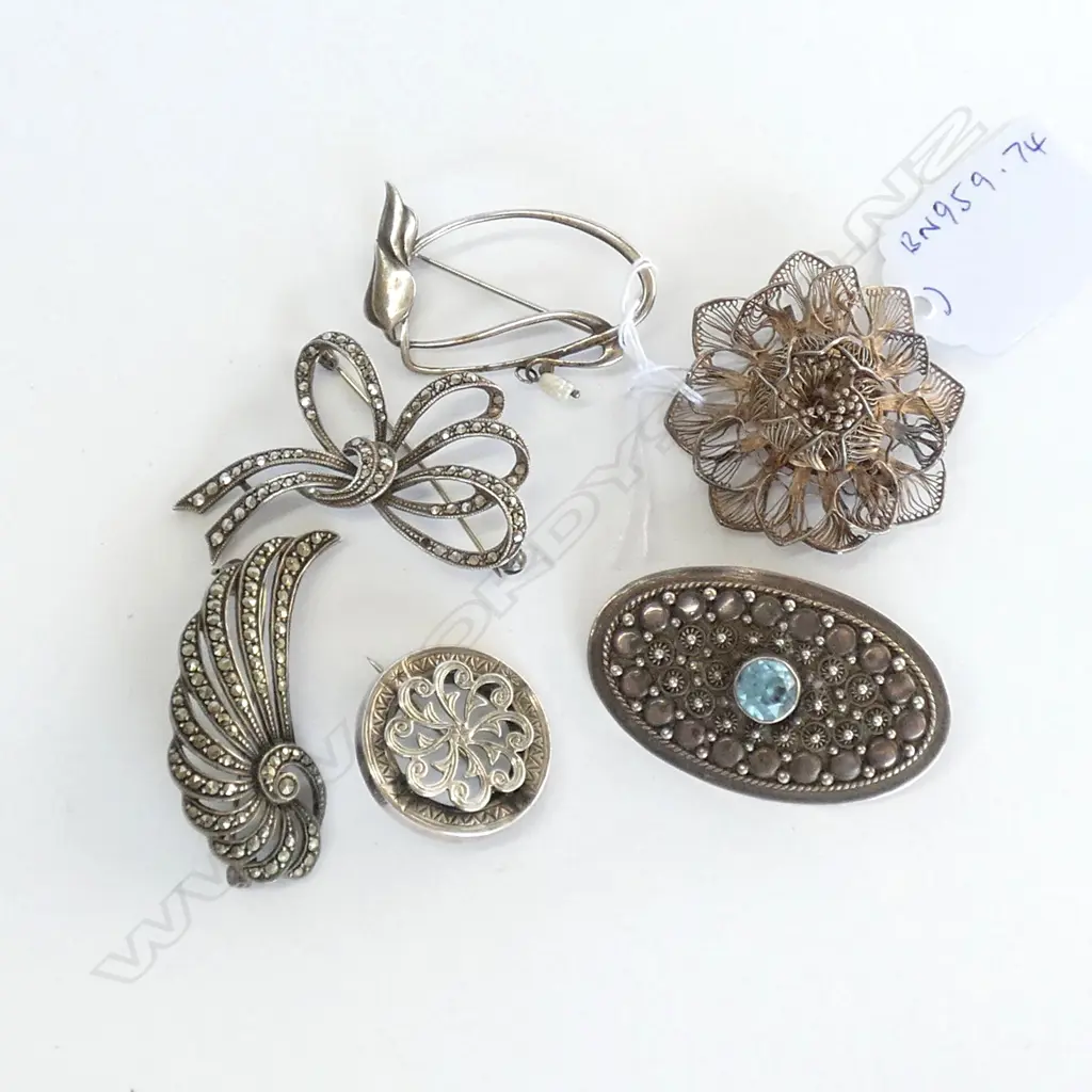 6 STG SILVER BROOCHES Image 1++