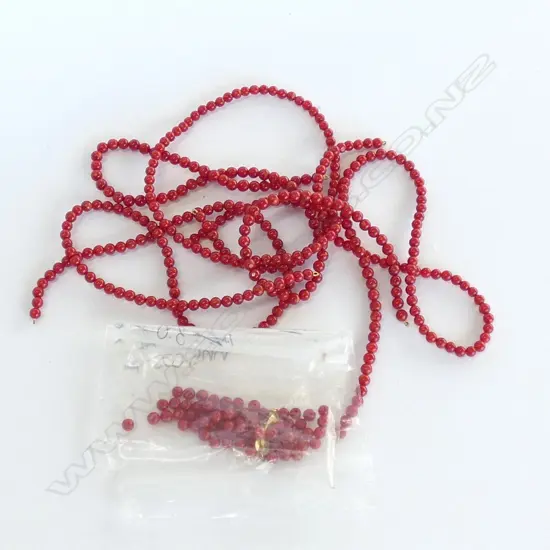 MULTI-STRAND CORAL BEAD NECKLACE