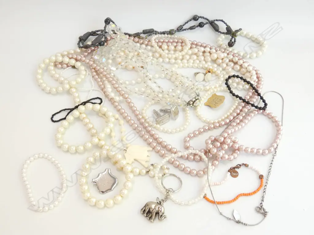 COSTUME JEWELLERY FAUX PEARLS ETC Image 1++