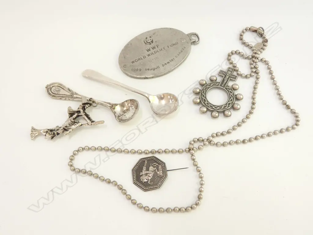 ASST LOT SPOON/PENDANT ETC Image 1++