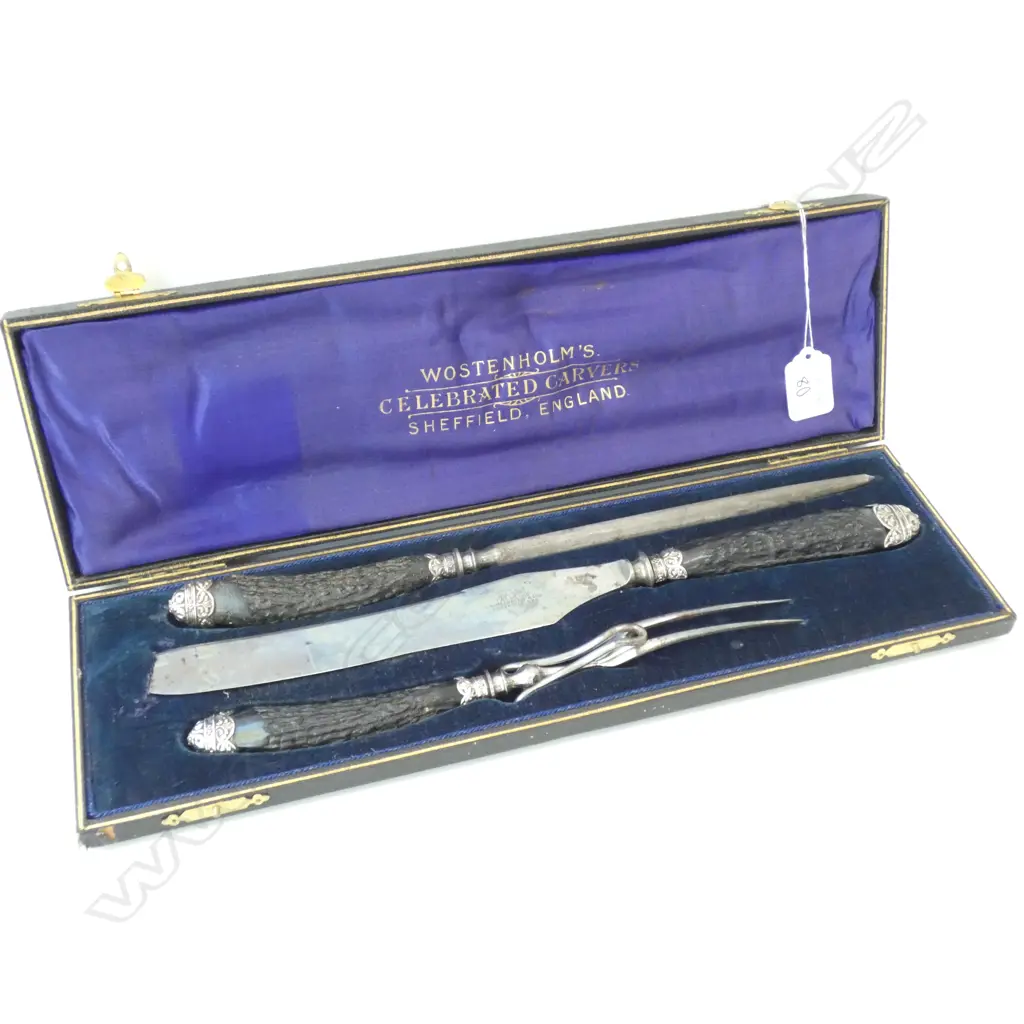 BOXED HORN CARVING SET Image 1++