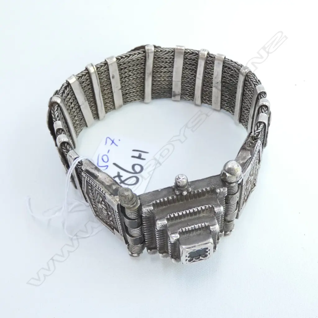 VINTAGE INDIAN SILVER WIDE BRACELET.... Image 1++