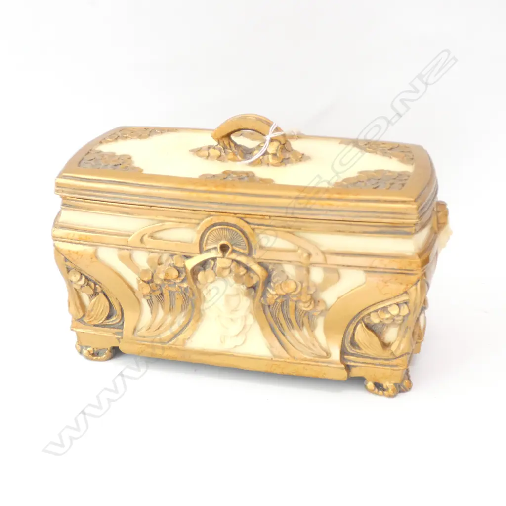 ART NOUVEAU STYLE RESIN BOX Image 1++