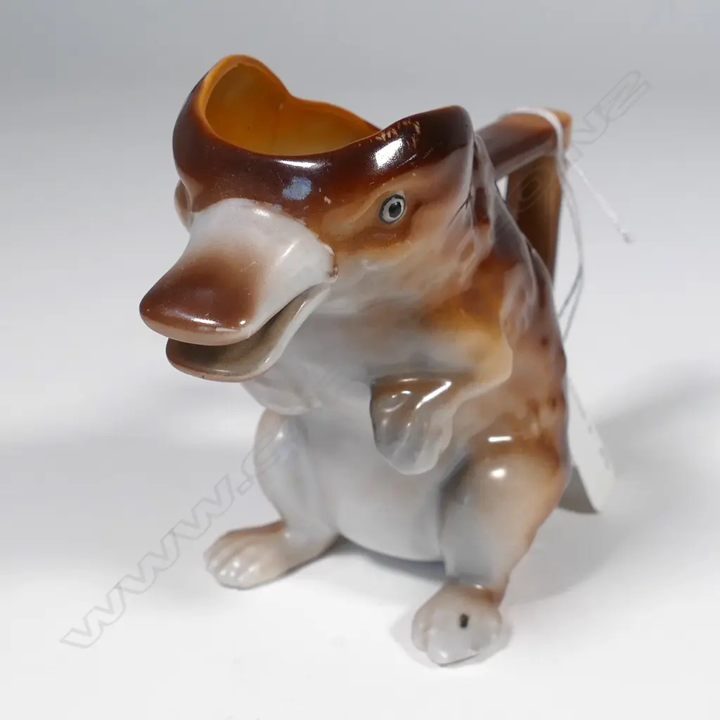 ROYAL BAYREUTH PENGUIN MILK MUG, H.105MM, AF Image 1++