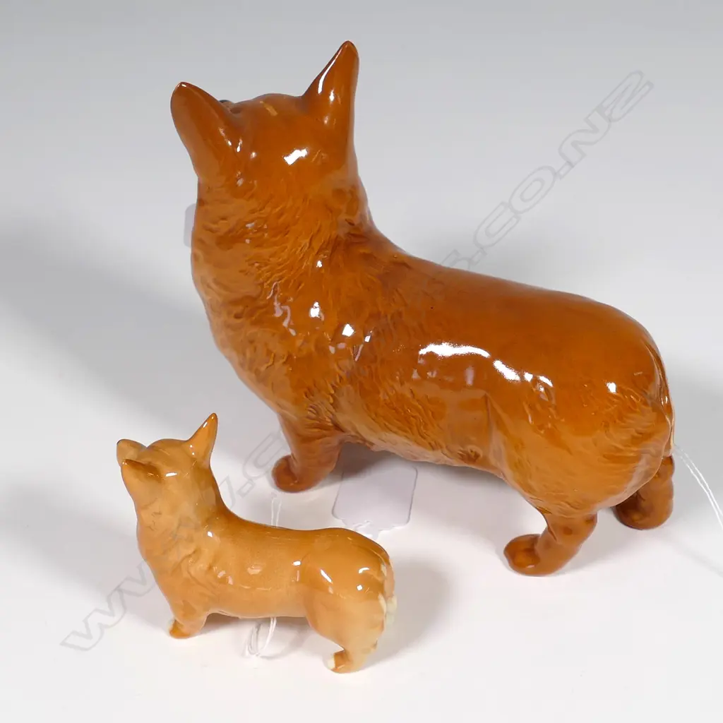 2 BESWICK STANDING CORGIS, LG H.135MM X 165MM & SM H.65MM X L.85MM Image 1++