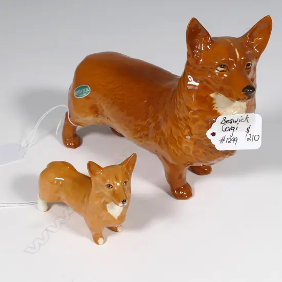 2 BESWICK STANDING CORGIS, LG H.135MM X 165MM & SM H.65MM X L.85MM